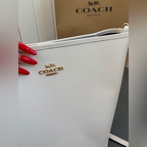Coach Large City Bucket Bag in Chalk Leather – NWT